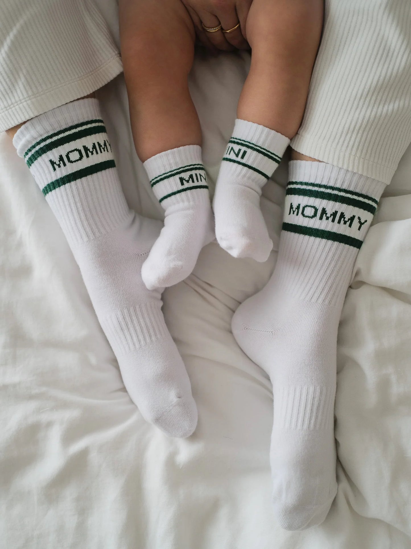 Striped Mommy-Socken (weiß/grün) Famvibes